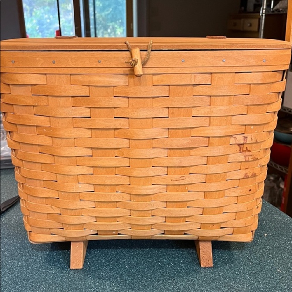 Vintage Longaberger Footed 1998 Magazine Basket w/ plastic liner insert